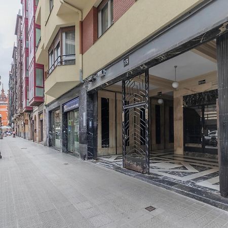 Espacioso Y Acogedor En El Centro Azkuna Билбао Екстериор снимка